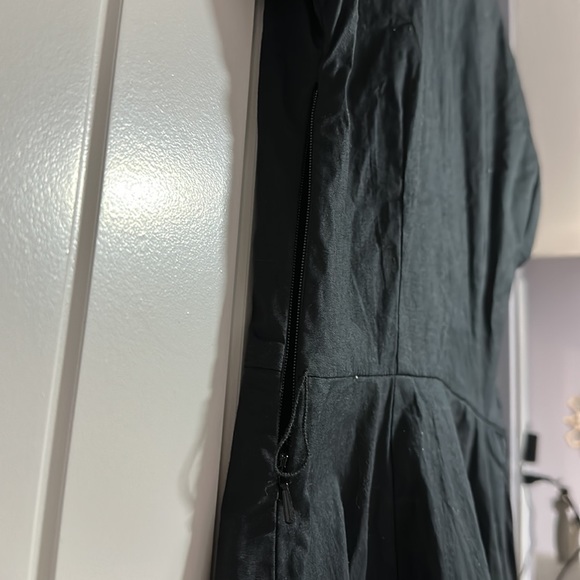 Banana Republic Dress - Size 6P - Black - Picture 3 of 3